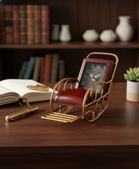 Kırmızı Koltuklu Masa Saati