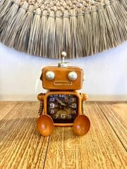 Robot Masa Saati